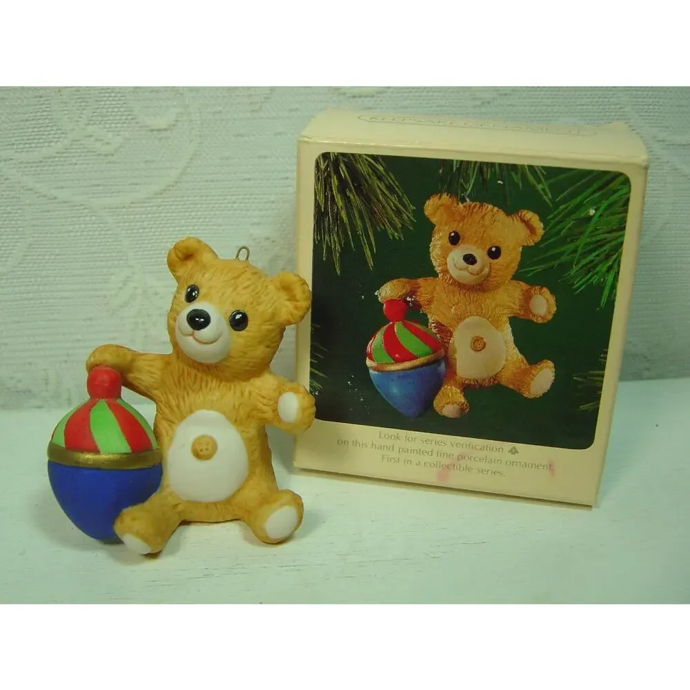 HALLMARK & CURRENT, INC. vintage bear